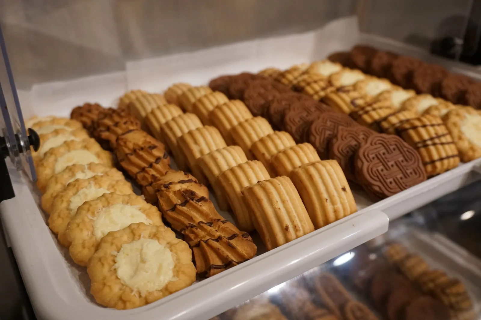 Biscuits and cookies on the buffet