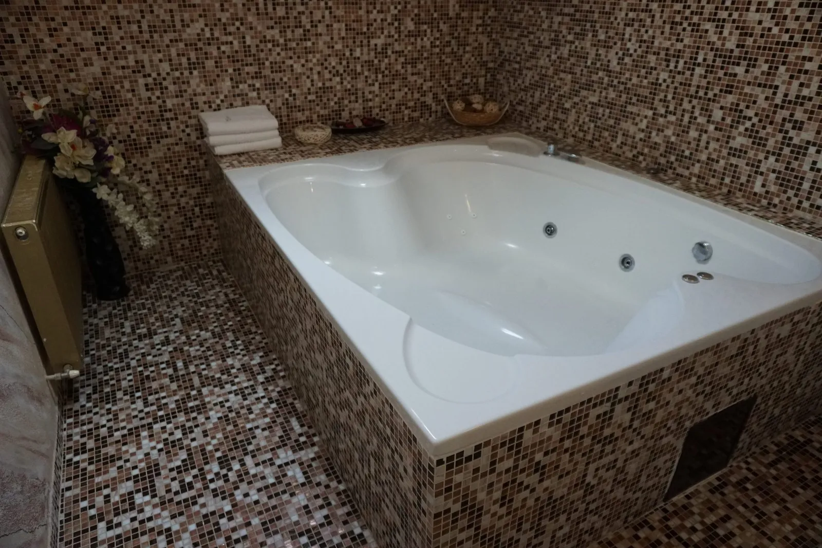 Zona jacuzzi a apartamentului